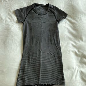 Lululemon swiftly tech short sleeve